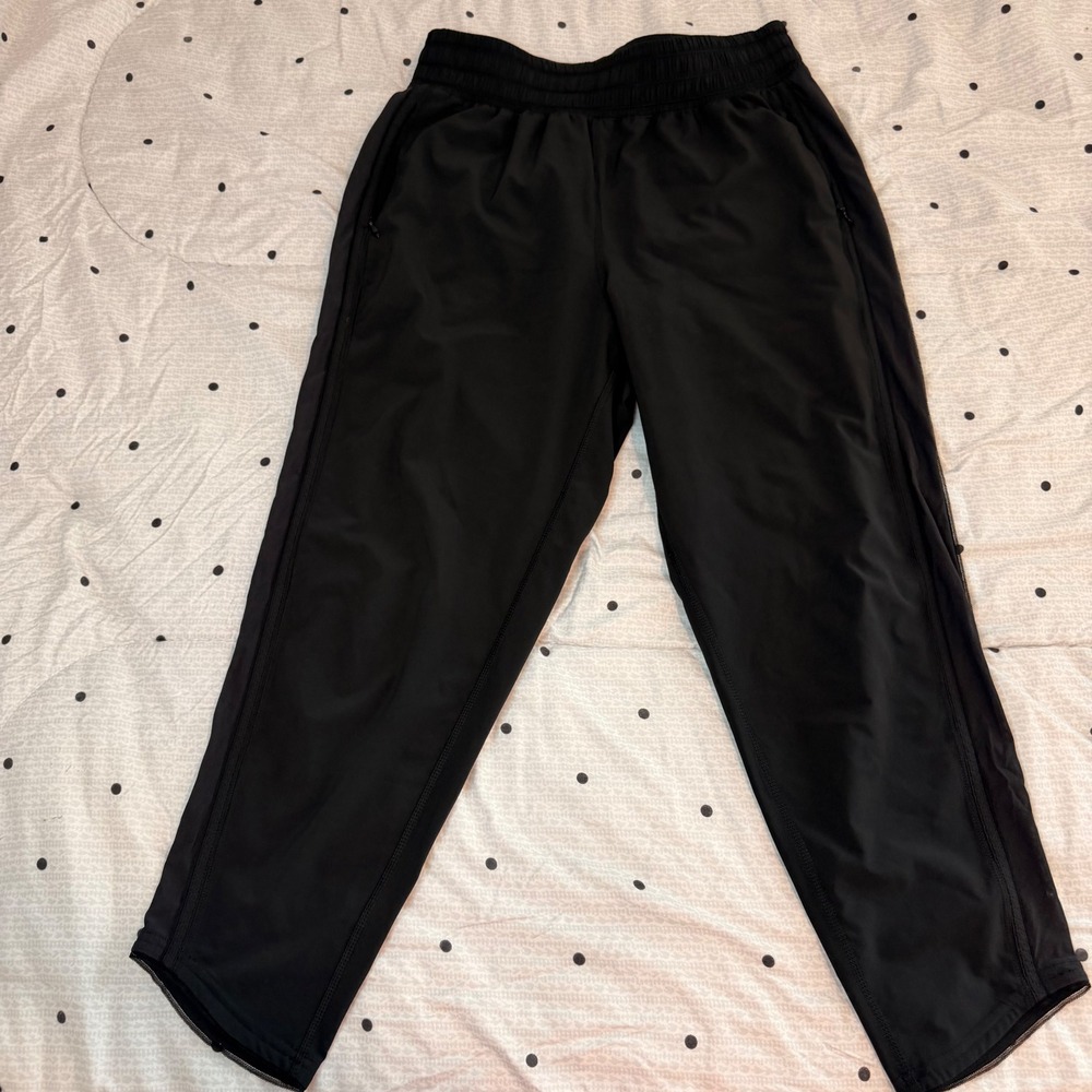 Lululemon Black Crop Track Pants Zipper Pockets Women Size 4